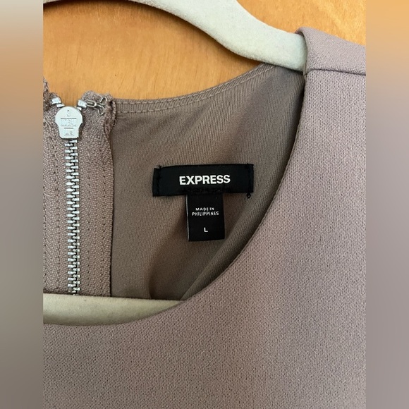 NWOT Express Crew Neck Cap Sleeve Back Zipper Midi Sheath Dress - Picture 2 of 6